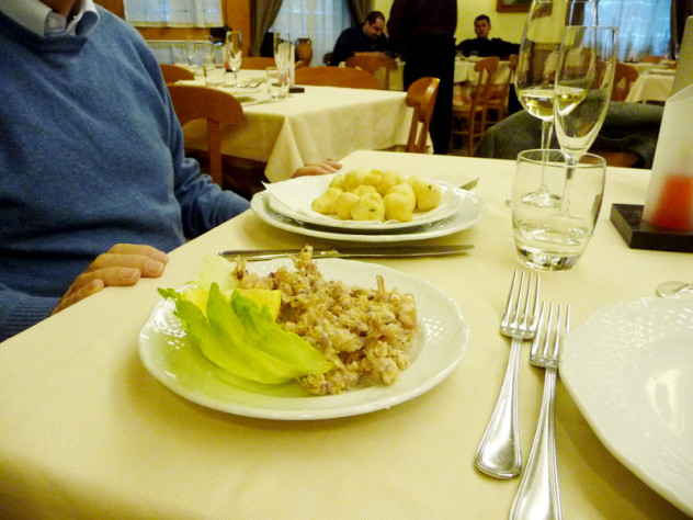 ヤリイカのフリットとゼポリーネ