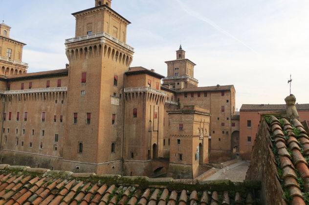 Hotel Ferraraの部屋からEste城を